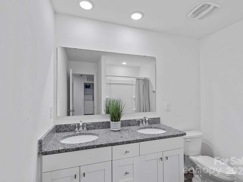 724 Kelly Street, Statesville, NC 28677.  MLS# CAR4273857, YatesRealty ID 28162. 