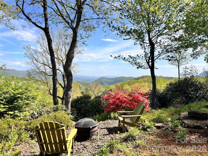 405 Glen Echo Circle, Saluda, NC 28773.  MLS# CAR4354102, YatesRealty ID 28163. 