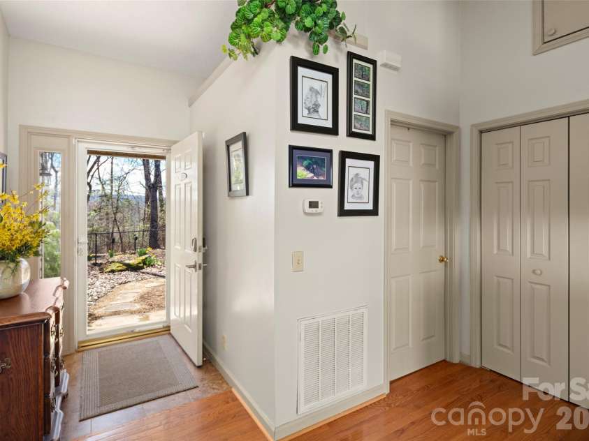 405 Glen Echo Circle, Saluda, NC 28773.  MLS# CAR4354102, YatesRealty ID 28163. 