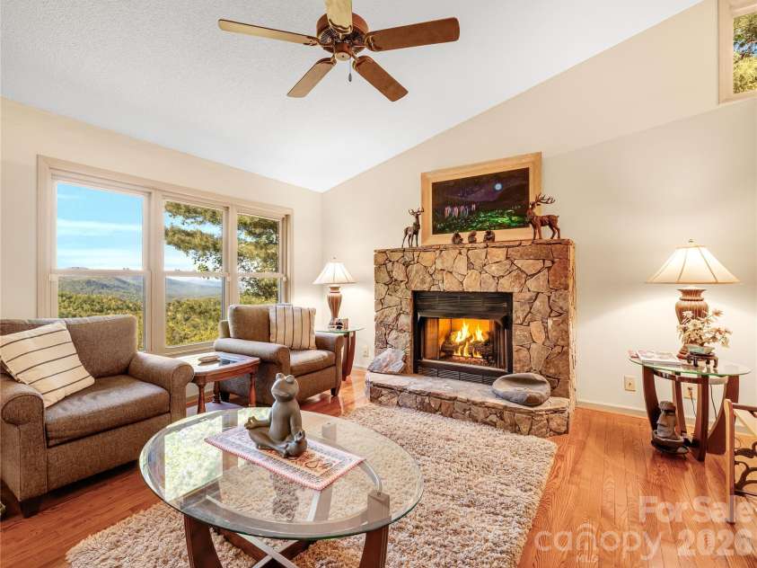405 Glen Echo Circle, Saluda, NC 28773.  MLS# CAR4354102, YatesRealty ID 28163. 