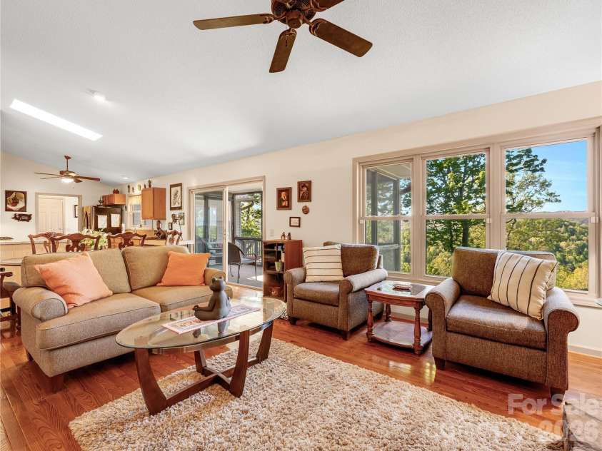 405 Glen Echo Circle, Saluda, NC 28773.  MLS# CAR4354102, YatesRealty ID 28163. 