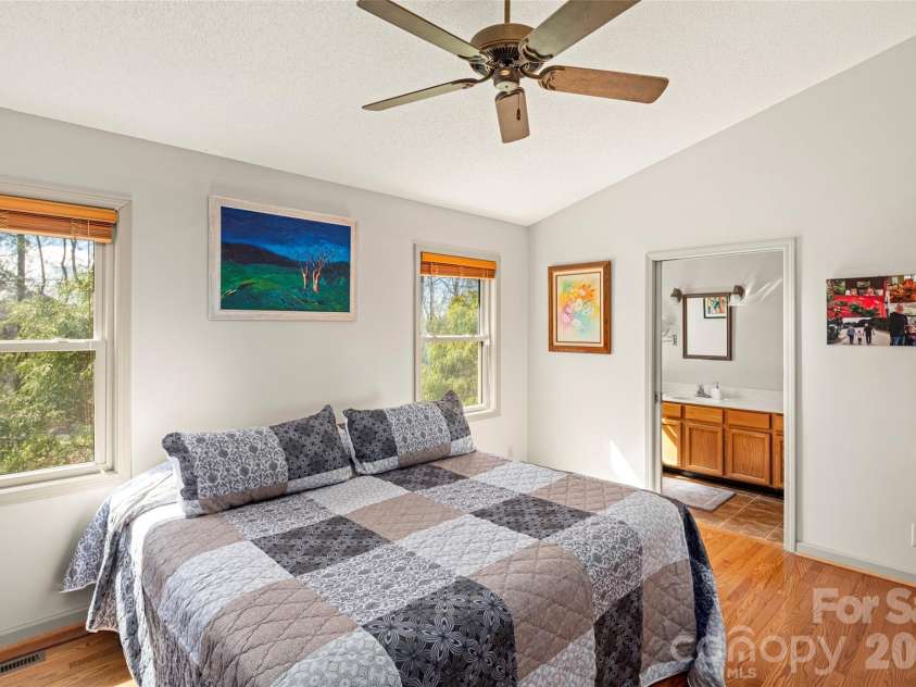 405 Glen Echo Circle, Saluda, NC 28773.  MLS# CAR4354102, YatesRealty ID 28163. 