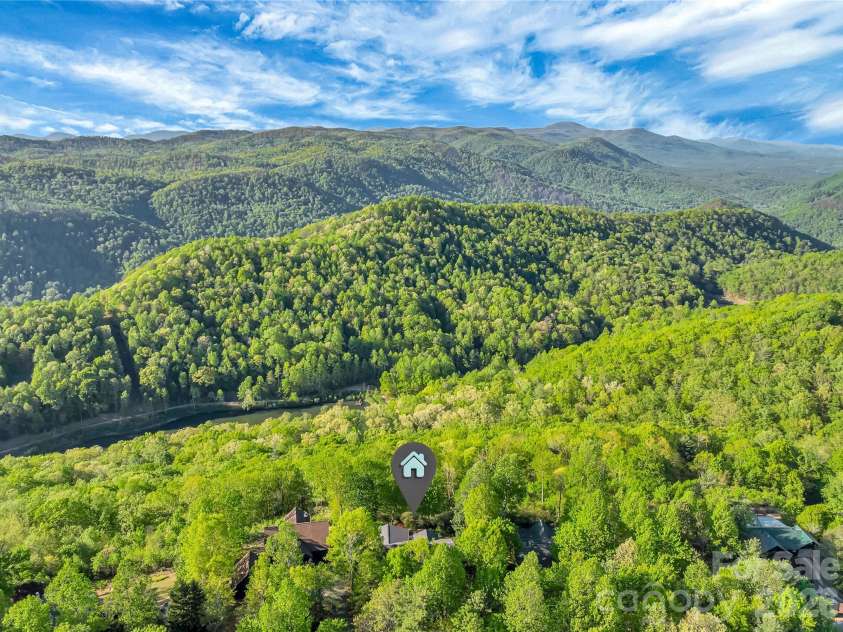 405 Glen Echo Circle, Saluda, NC 28773.  MLS# CAR4354102, YatesRealty ID 28163. 