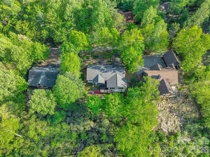 405 Glen Echo Circle, Saluda, NC 28773.  MLS# CAR4354102, YatesRealty ID 28163. 