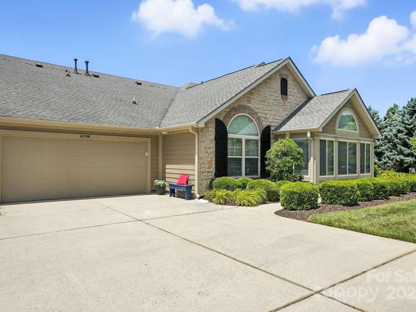 4706 Polo Gate Boulevard, Charlotte, NC 28216.  MLS# CAR4282029, YatesRealty ID 28163. 2 Car Garage