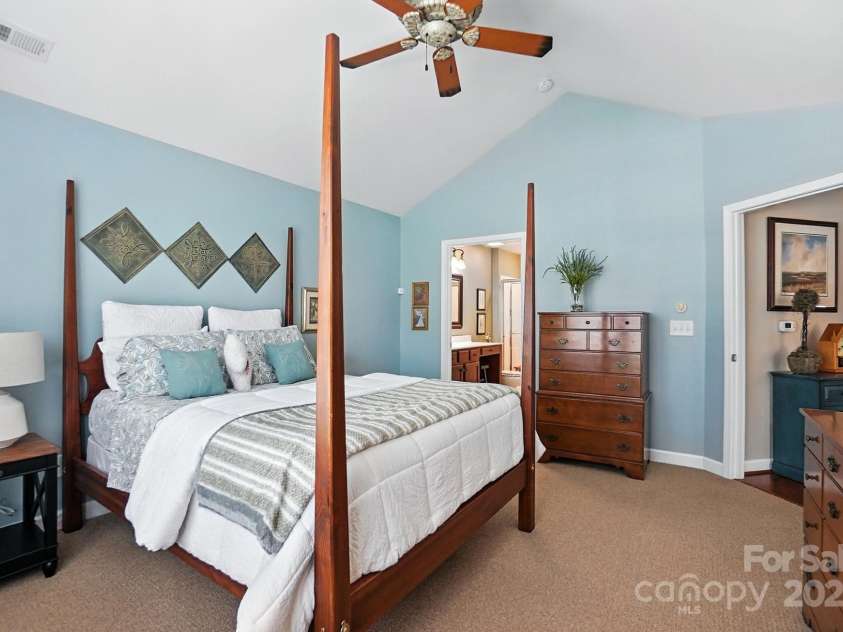 4706 Polo Gate Boulevard, Charlotte, NC 28216.  MLS# CAR4282029, YatesRealty ID 28163. Bedroom 2