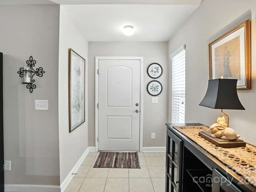 4706 Polo Gate Boulevard, Charlotte, NC 28216.  MLS# CAR4282029, YatesRealty ID 28163. Foyer