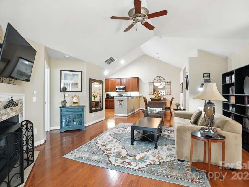 4706 Polo Gate Boulevard, Charlotte, NC 28216.  MLS# CAR4282029, YatesRealty ID 28163. Great Room