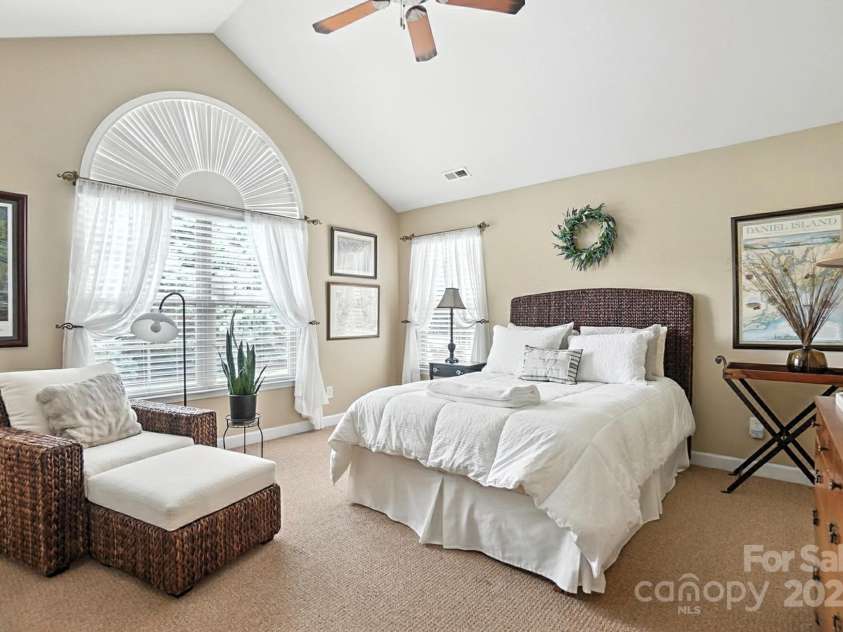 4706 Polo Gate Boulevard, Charlotte, NC 28216.  MLS# CAR4282029, YatesRealty ID 28163. Primary Bedroom