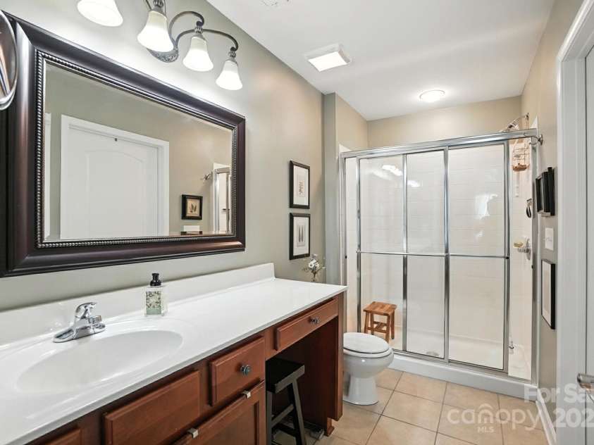 4706 Polo Gate Boulevard, Charlotte, NC 28216.  MLS# CAR4282029, YatesRealty ID 28163. Secondary Bath