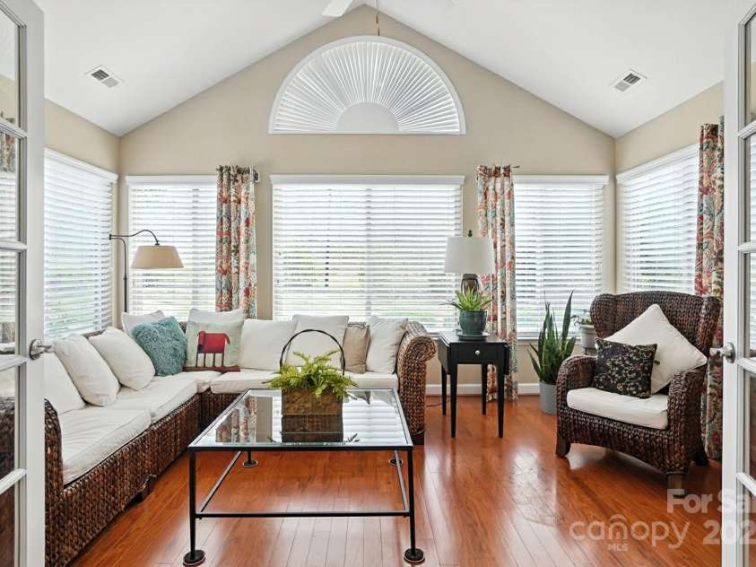 4706 Polo Gate Boulevard, Charlotte, NC 28216.  MLS# CAR4282029, YatesRealty ID 28163. Sunroom