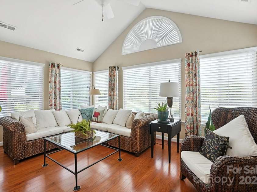 4706 Polo Gate Boulevard, Charlotte, NC 28216.  MLS# CAR4282029, YatesRealty ID 28163. Sunroom