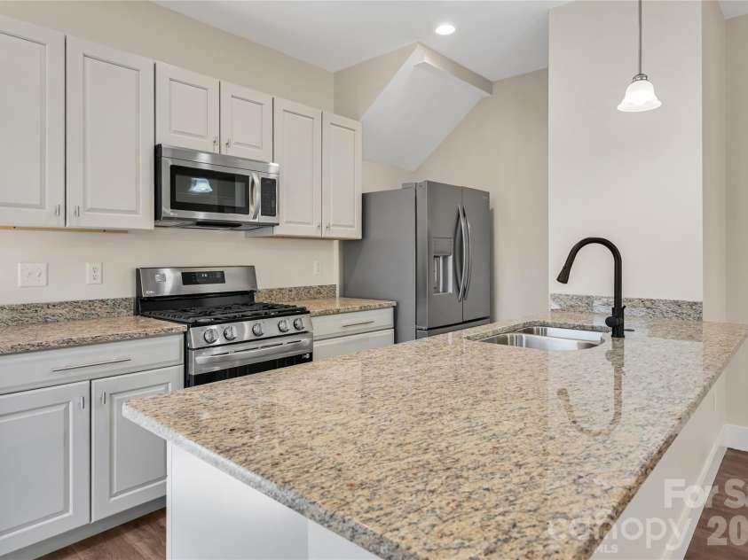 22 Ben Lippen Road, Asheville, NC 28806.  MLS# CAR4360526, YatesRealty ID 28164. 
