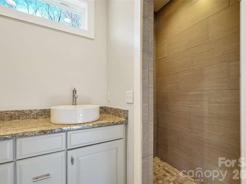22 Ben Lippen Road, Asheville, NC 28806.  MLS# CAR4360526, YatesRealty ID 28164. 