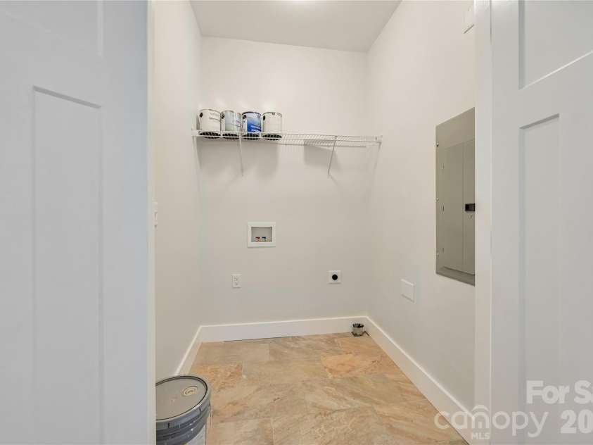 22 Ben Lippen Road, Asheville, NC 28806.  MLS# CAR4360526, YatesRealty ID 28164. 