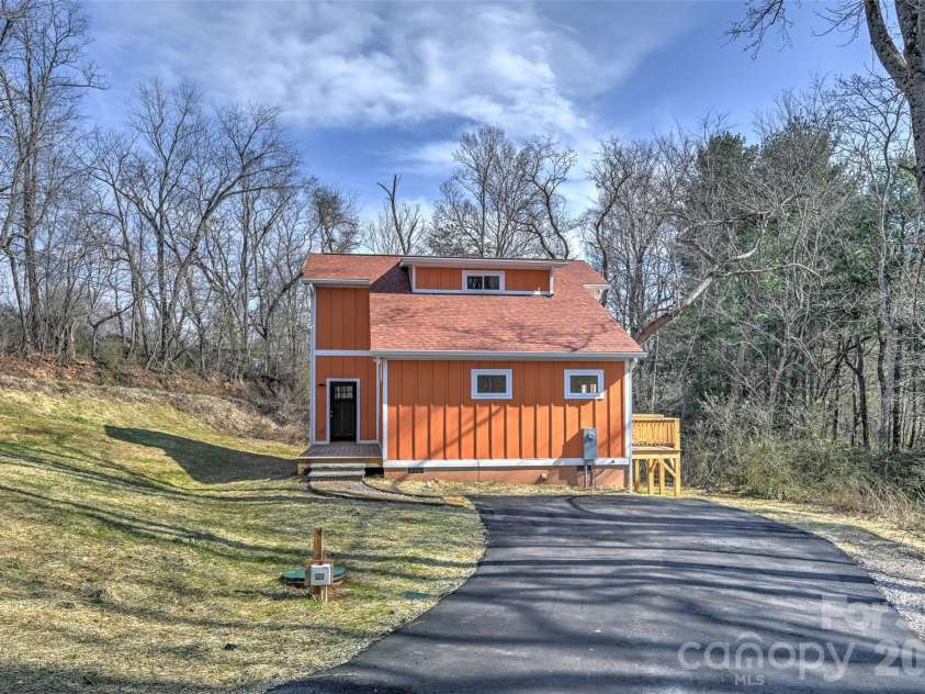 22 Ben Lippen Road, Asheville, NC 28806.  MLS# CAR4360526, YatesRealty ID 28164. 