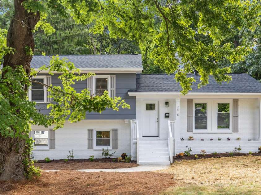 7315 Thorncliff Drive, Charlotte, NC 28210.  MLS# CAR4281507, YatesRealty ID 28164. 