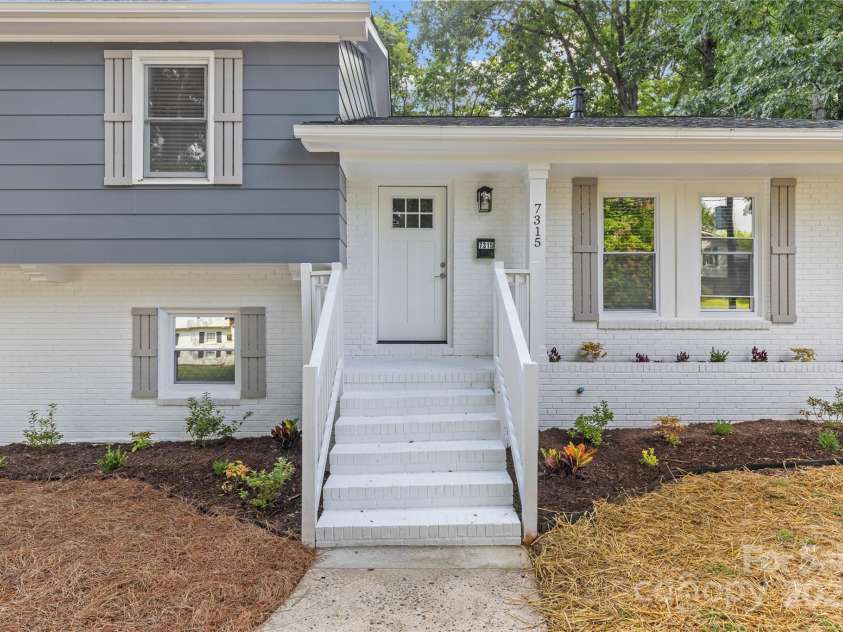 7315 Thorncliff Drive, Charlotte, NC 28210.  MLS# CAR4281507, YatesRealty ID 28164. 