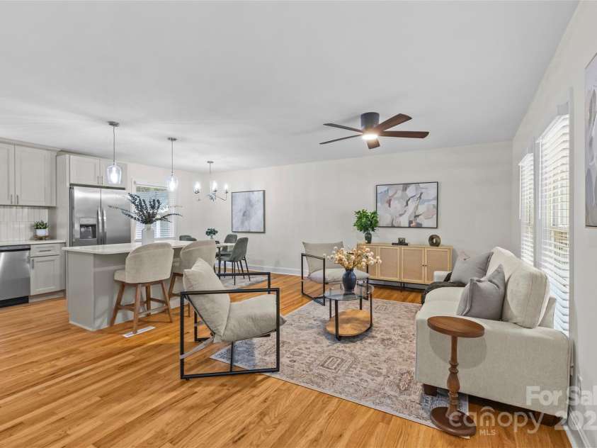 7315 Thorncliff Drive, Charlotte, NC 28210.  MLS# CAR4281507, YatesRealty ID 28164. 
