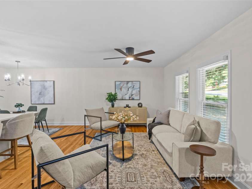7315 Thorncliff Drive, Charlotte, NC 28210.  MLS# CAR4281507, YatesRealty ID 28164. 