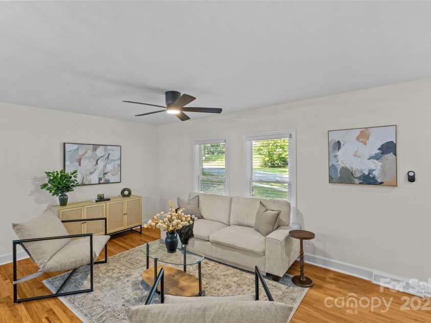 7315 Thorncliff Drive, Charlotte, NC 28210.  MLS# CAR4281507, YatesRealty ID 28164. 