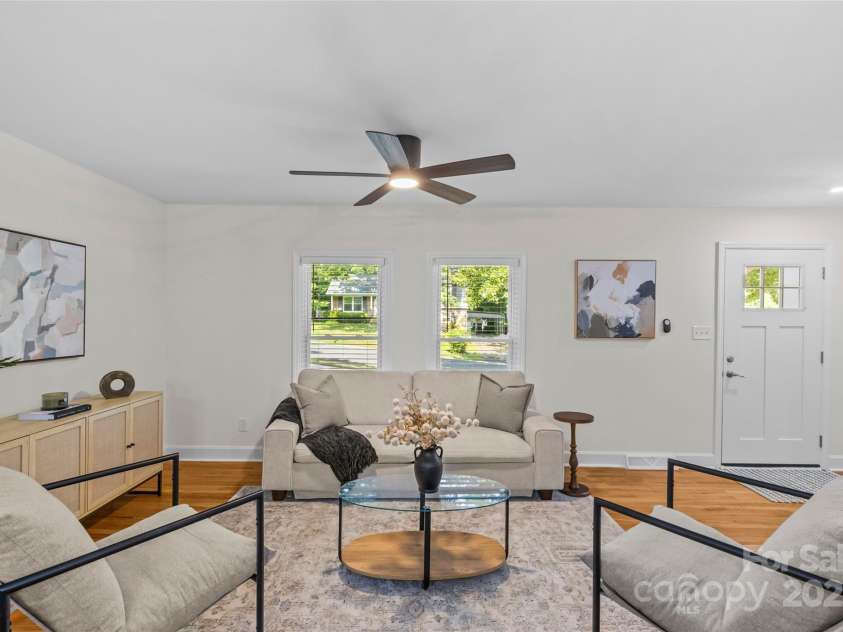 7315 Thorncliff Drive, Charlotte, NC 28210.  MLS# CAR4281507, YatesRealty ID 28164. 