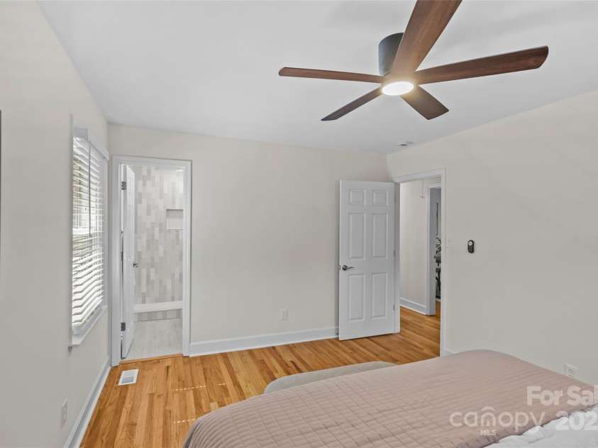 7315 Thorncliff Drive, Charlotte, NC 28210.  MLS# CAR4281507, YatesRealty ID 28164. 
