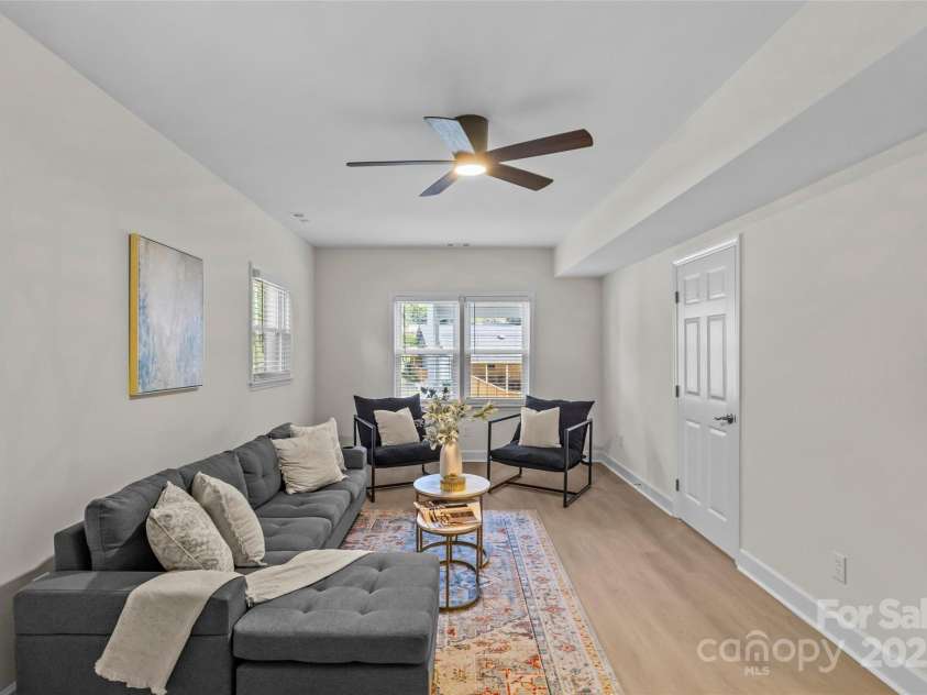 7315 Thorncliff Drive, Charlotte, NC 28210.  MLS# CAR4281507, YatesRealty ID 28164. 