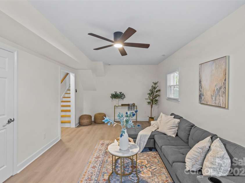 7315 Thorncliff Drive, Charlotte, NC 28210.  MLS# CAR4281507, YatesRealty ID 28164. 