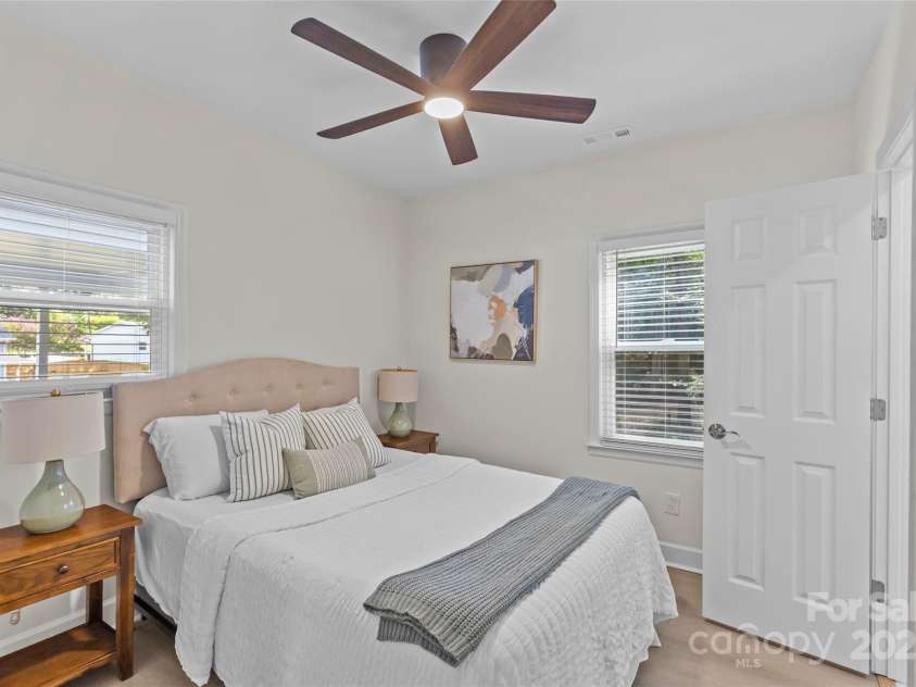7315 Thorncliff Drive, Charlotte, NC 28210.  MLS# CAR4281507, YatesRealty ID 28164. 