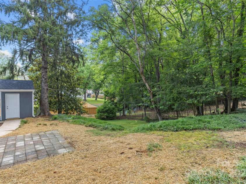 7315 Thorncliff Drive, Charlotte, NC 28210.  MLS# CAR4281507, YatesRealty ID 28164. 