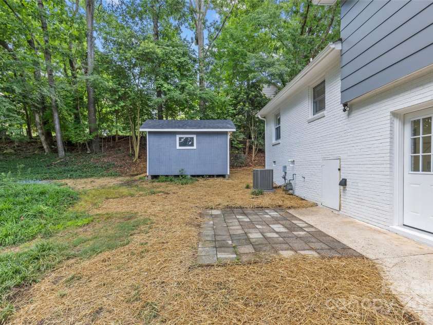 7315 Thorncliff Drive, Charlotte, NC 28210.  MLS# CAR4281507, YatesRealty ID 28164. 