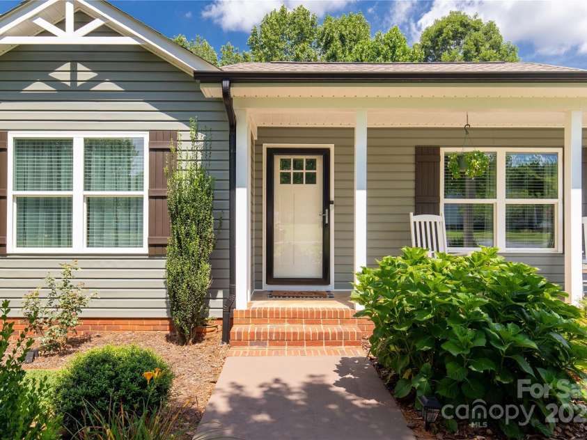 428 Westmoreland Drive, Clover, SC 29710.  MLS# CAR4284748, YatesRealty ID 28166. 