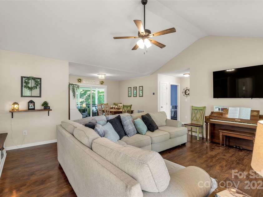 428 Westmoreland Drive, Clover, SC 29710.  MLS# CAR4284748, YatesRealty ID 28166. 