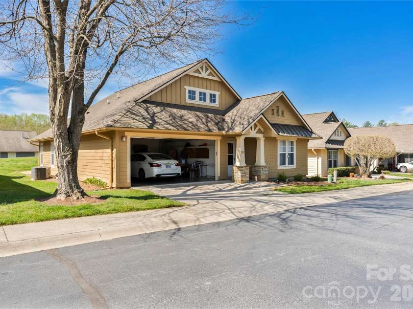 47 Barn Owl Way, Hendersonville, NC 28792.  MLS# CAR4367835, YatesRealty ID 28166. Street view