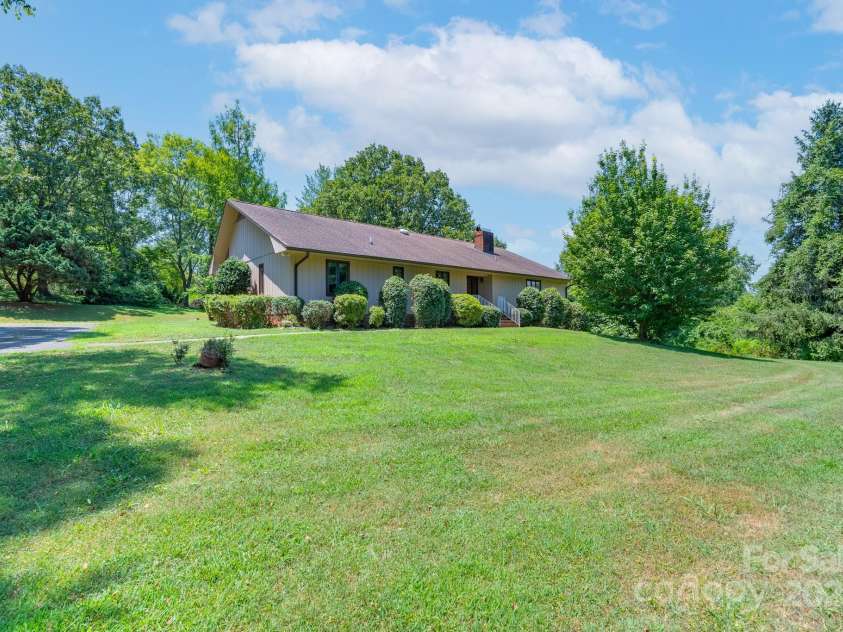 201 Fleming Drive, Rutherfordton, NC 28139.  MLS# CAR4283287, YatesRealty ID 28167. 