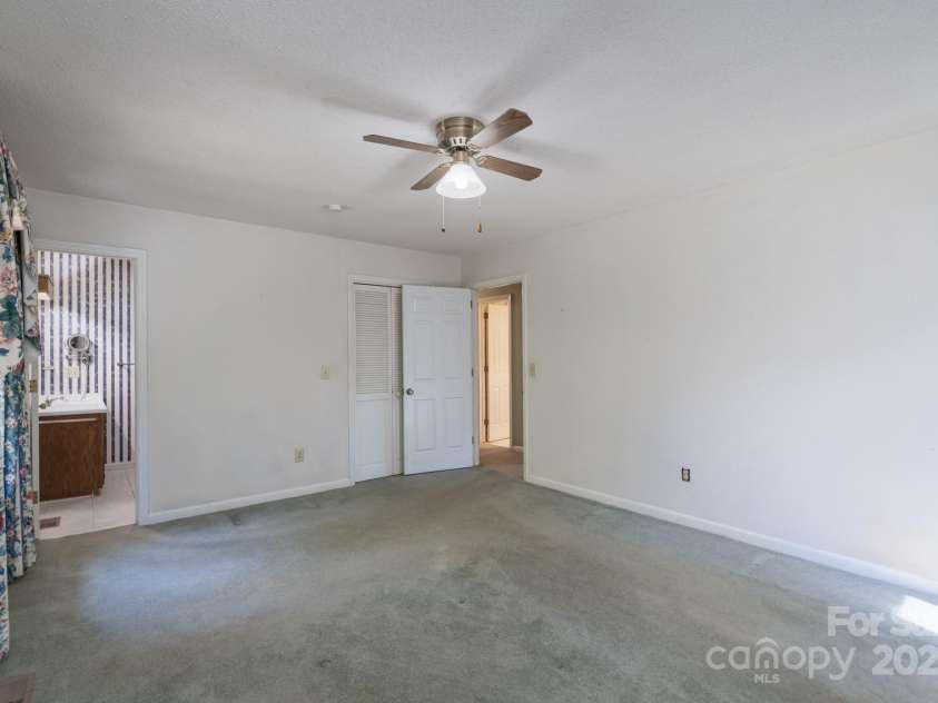 201 Fleming Drive, Rutherfordton, NC 28139.  MLS# CAR4283287, YatesRealty ID 28167. 