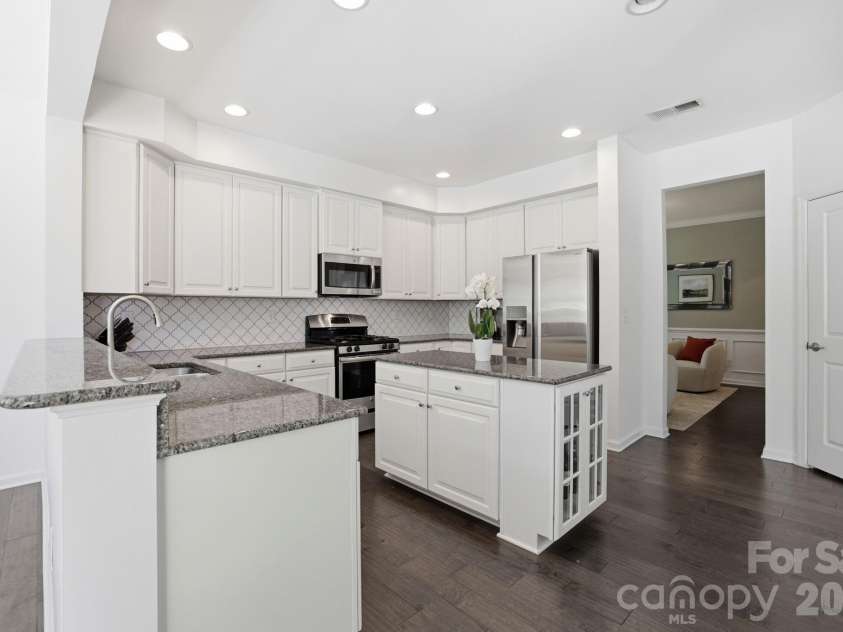 1819 Fleetwood Drive, Charlotte, NC 28208.  MLS# CAR4372491, YatesRealty ID 28168. Kitchen