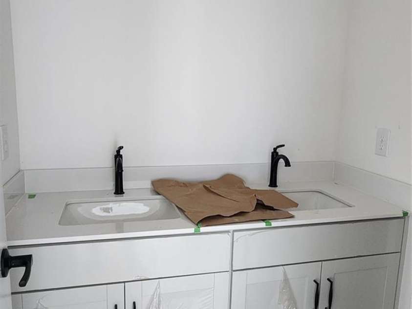 638 Amberjack Place, York, SC 29745.  MLS# CAR4276603, YatesRealty ID 28168. Secondary bathroom double bowl vanity