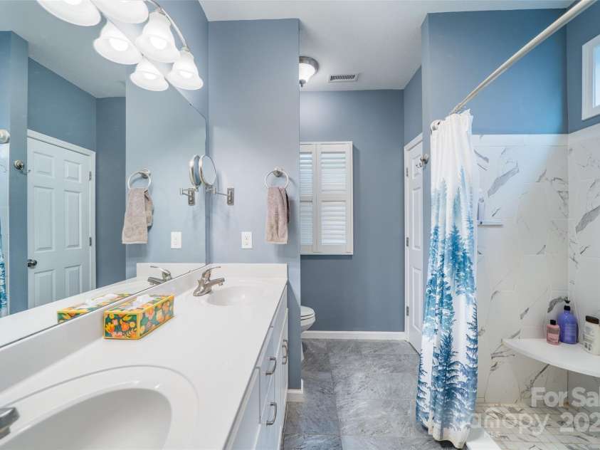 89 Weaver Village Way, Weaverville, NC 28787.  MLS# CAR4278946, YatesRealty ID 28169. Primary Bath