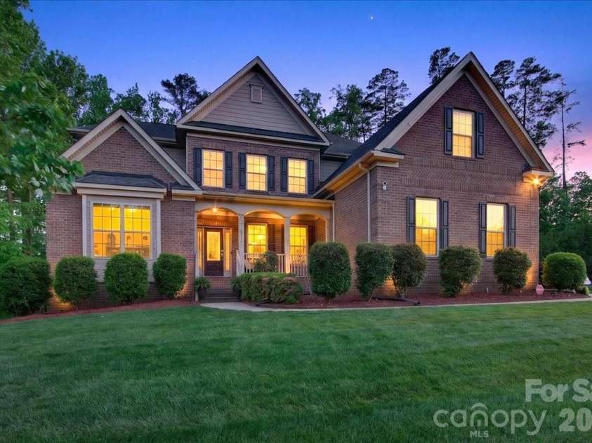 9311 Scorpio Lane, Mint Hill, NC 28227.  MLS# CAR4372655, YatesRealty ID 28169. Welcome Home!