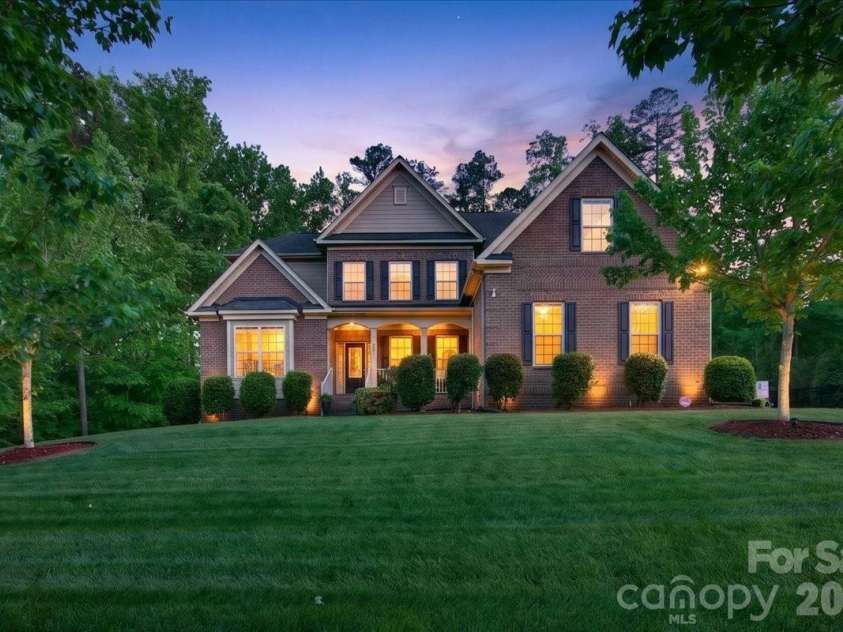 9311 Scorpio Lane, Mint Hill, NC 28227.  MLS# CAR4372655, YatesRealty ID 28169. Welcome home!