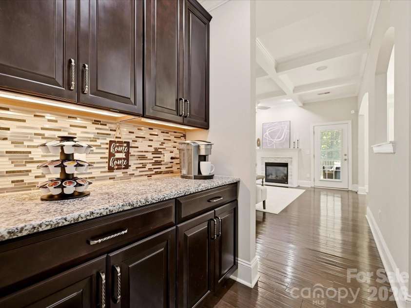 9311 Scorpio Lane, Mint Hill, NC 28227.  MLS# CAR4418915, YatesRealty ID 28169. Butler's Pantry