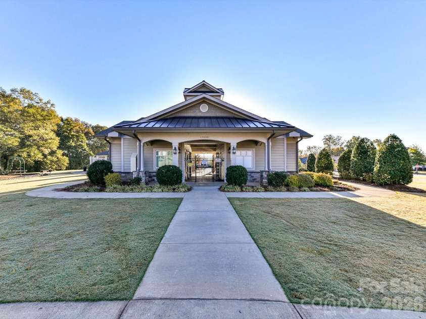 9311 Scorpio Lane, Mint Hill, NC 28227.  MLS# CAR4418915, YatesRealty ID 28169. Community Pool