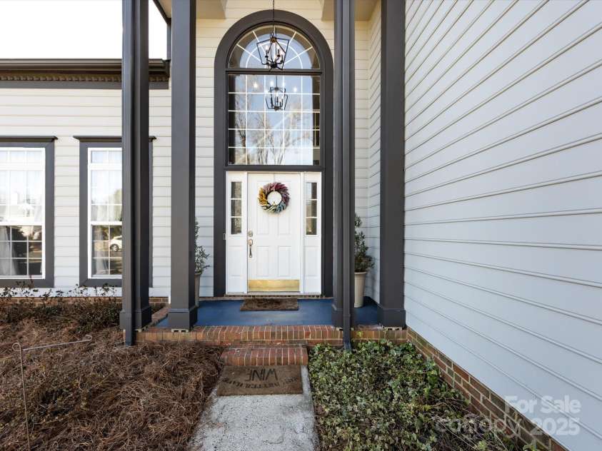 13807 Queenswater Lane, Charlotte, NC 28273.  MLS# CAR4225461, YatesRealty ID 2817. 
