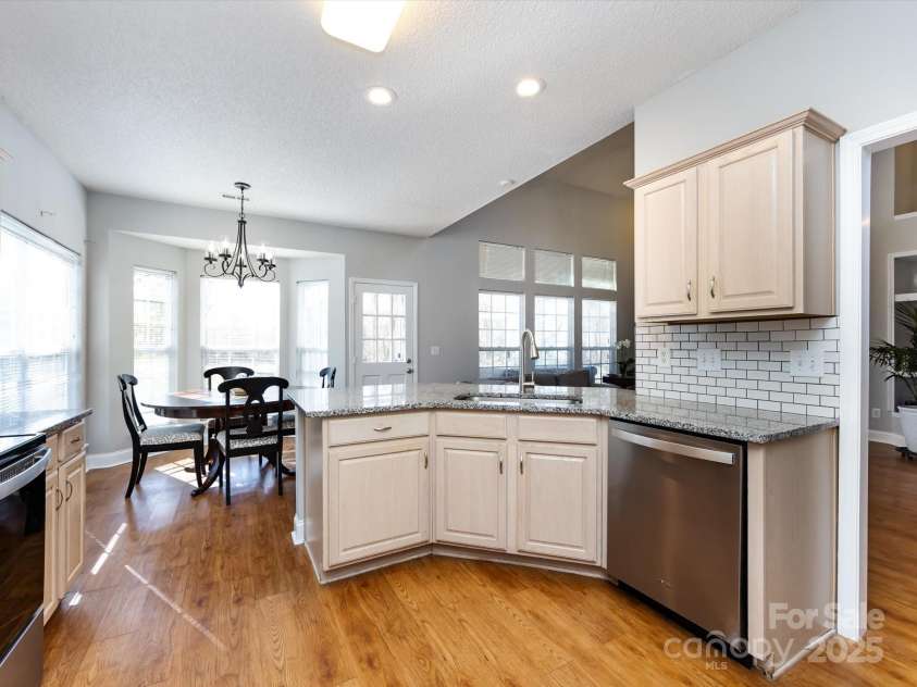 13807 Queenswater Lane, Charlotte, NC 28273.  MLS# CAR4225461, YatesRealty ID 2817. 