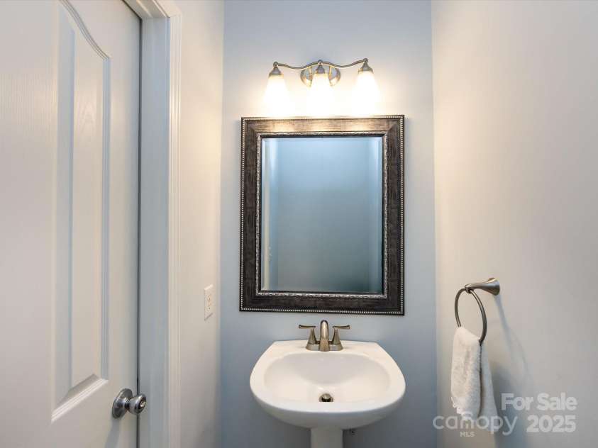 13807 Queenswater Lane, Charlotte, NC 28273.  MLS# CAR4225461, YatesRealty ID 2817. 