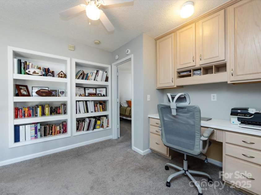 13807 Queenswater Lane, Charlotte, NC 28273.  MLS# CAR4225461, YatesRealty ID 2817. 