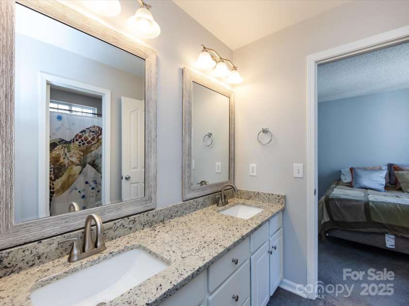 13807 Queenswater Lane, Charlotte, NC 28273.  MLS# CAR4225461, YatesRealty ID 2817. 