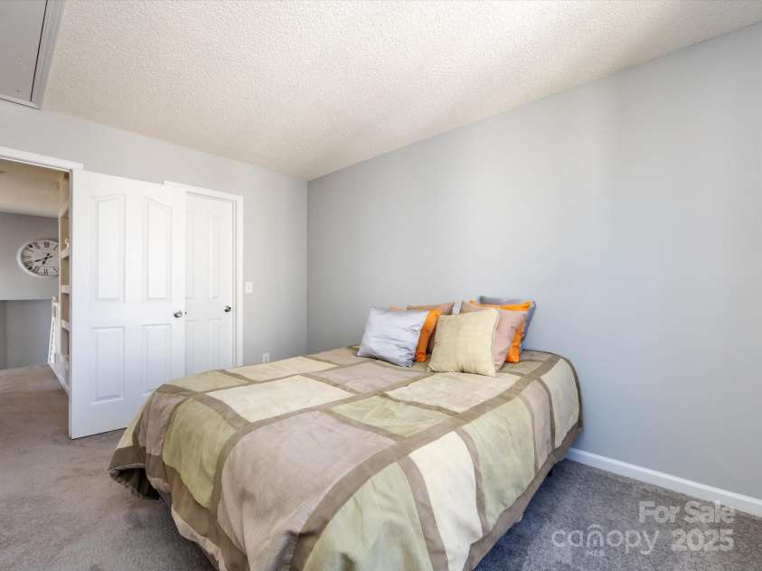 13807 Queenswater Lane, Charlotte, NC 28273.  MLS# CAR4225461, YatesRealty ID 2817. 